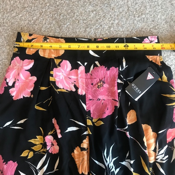 Guess Wide Leg Floral Pants - Picture 6 of 7
